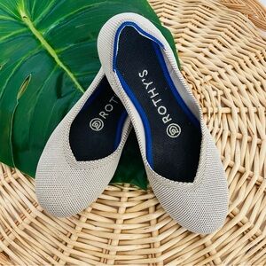 Rothy's cream grey with blue trim flat rounded toe loafers Retired color 5-1/2
